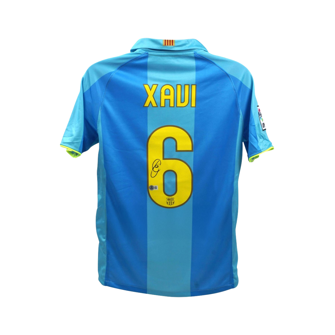 Xavi Signed Barcelona Jersey (Beckett)
