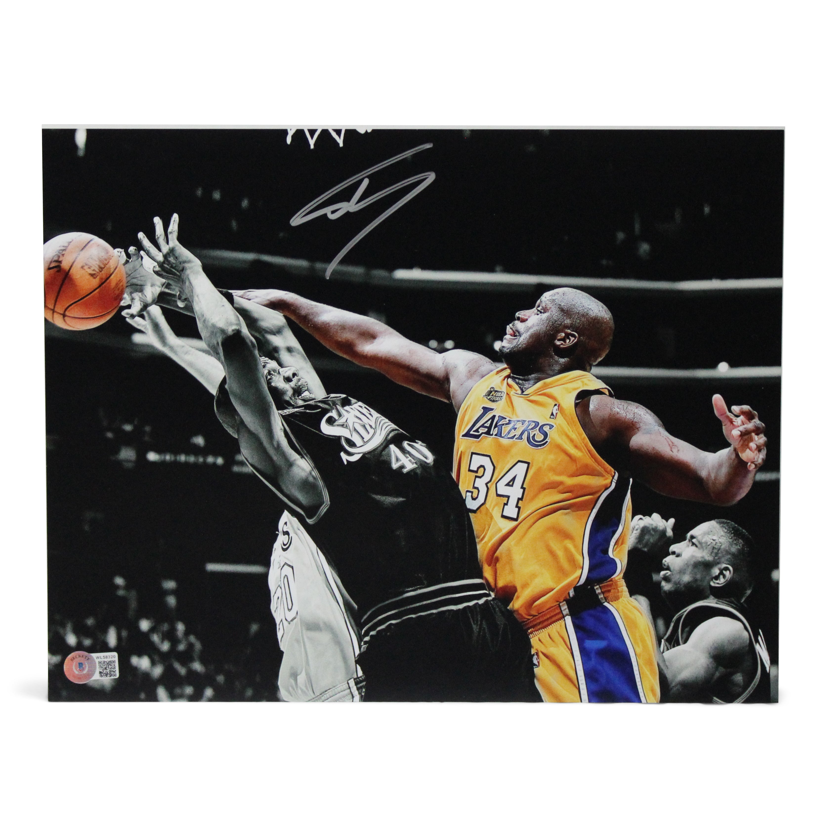 Shaquille O'Neal Signed Lakers 11x14 Photo (Beckett Hologram)