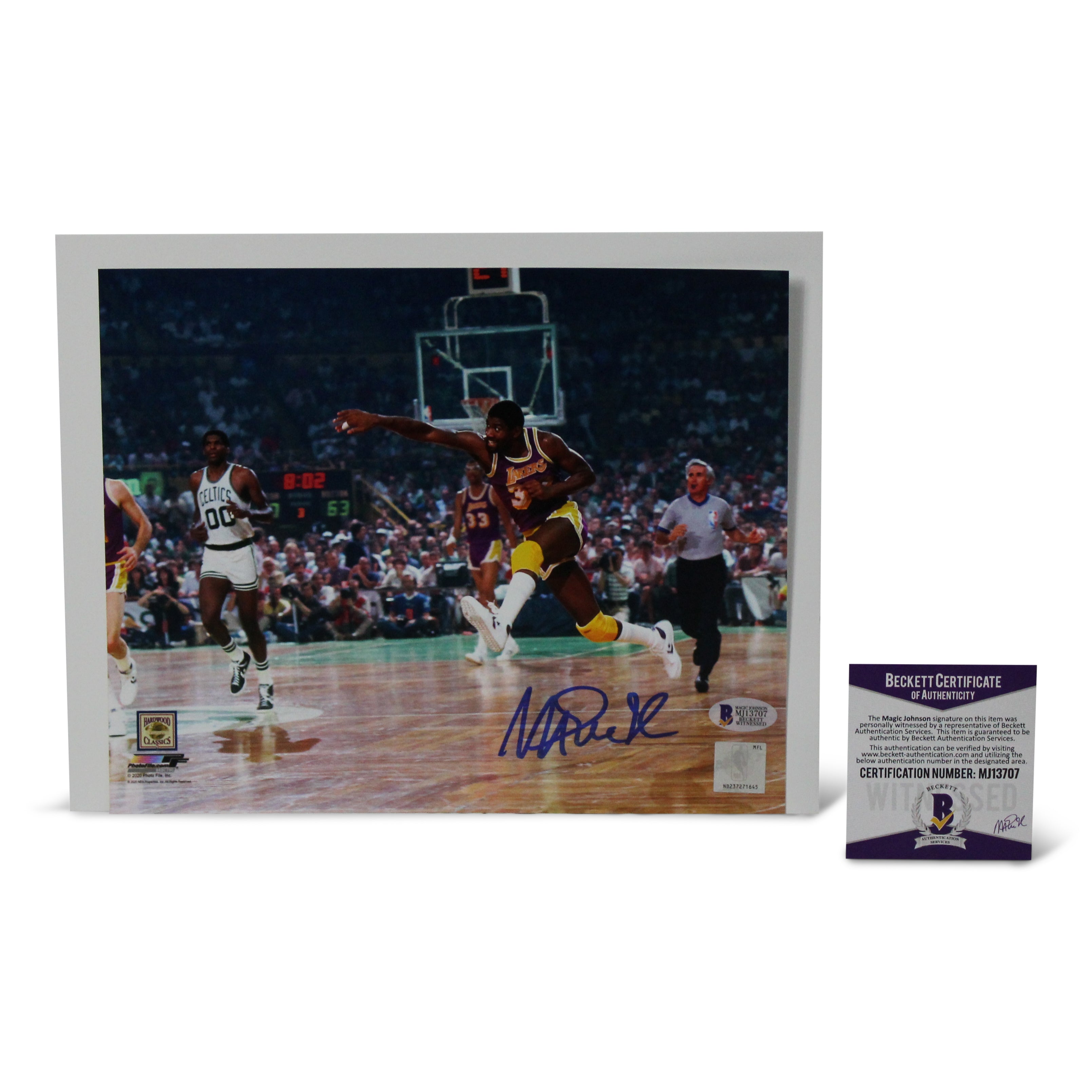 Magic Johnson Signed Lakers 8x10 Photo (Beckett)