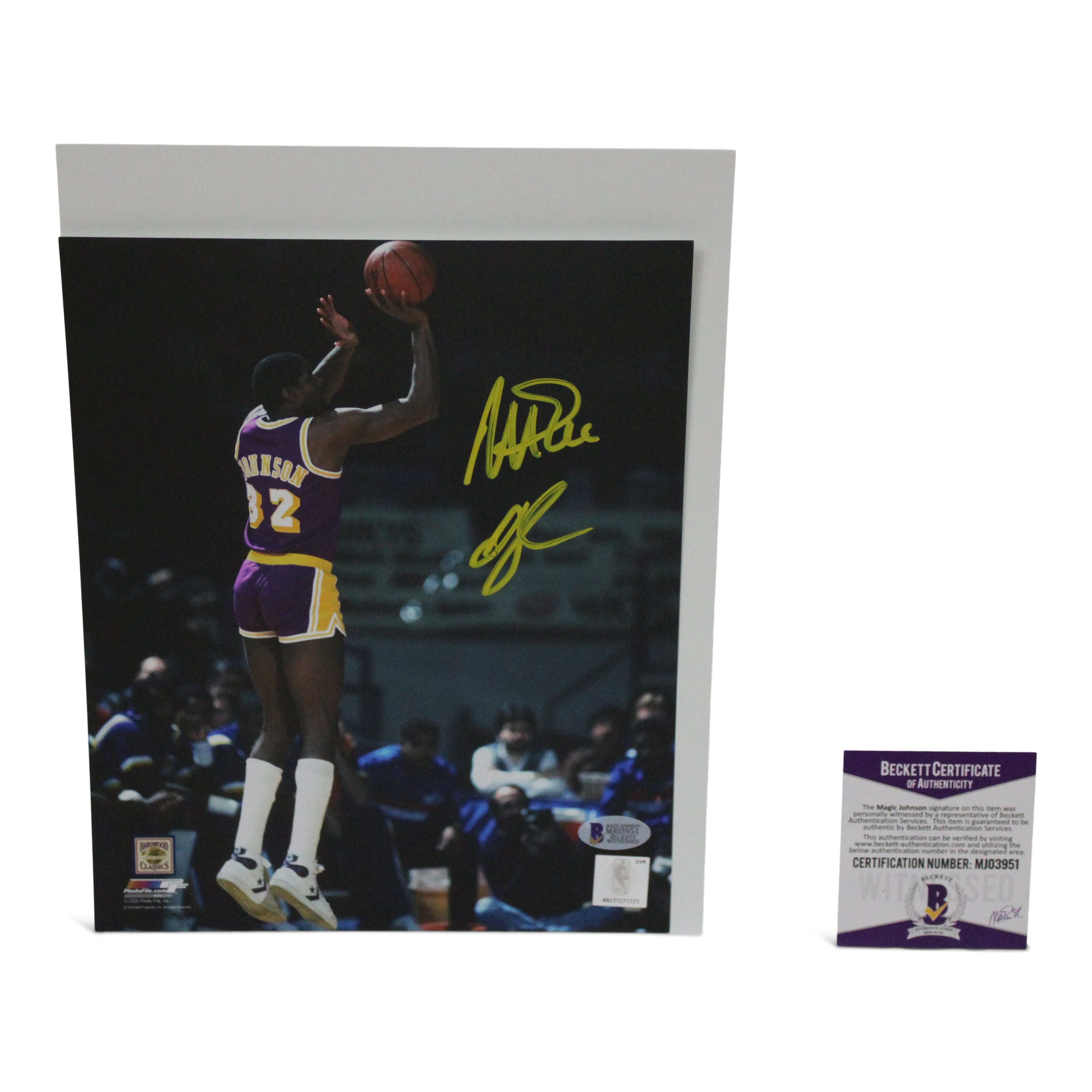 Magic Johnson Signed Lakers 8x10 Photo (Beckett)