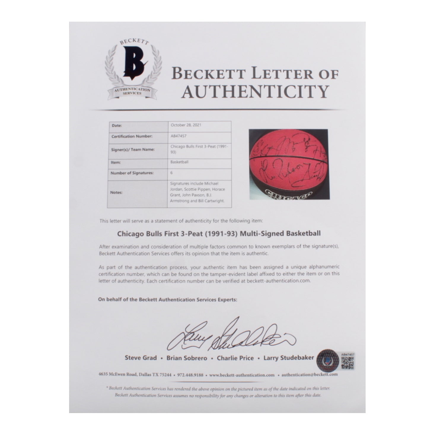 Bulls Logo Basketball Signed by (6) With Michael Jordan, Scottie Pippen, Horace Grant, John Paxson (Beckett LOA)