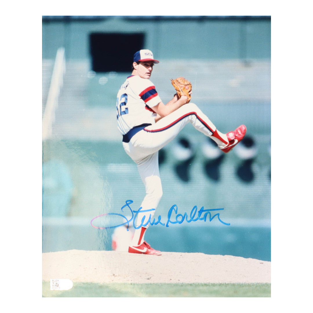 Steve Carlton Signed White Sox 8x10 Photo (AIV)